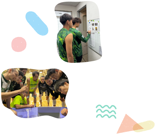 アスリートが作品を選考している様子