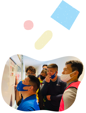 アスリートが作品を選考している様子